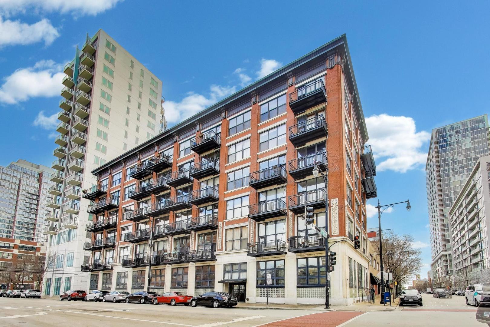 1601 S Michigan Avenue 304