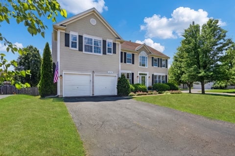 Tiny photo for 479 Nuthatch Way, Lindenhurst, IL 60046 (MLS # 12718388)