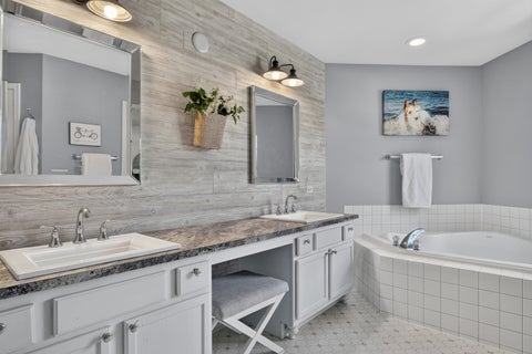 Tiny photo for 479 Nuthatch Way, Lindenhurst, IL 60046 (MLS # 12718388)