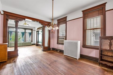 Tiny photo for 2244 N Maplewood Avenue, Chicago, IL 60647 (MLS # 12618609)