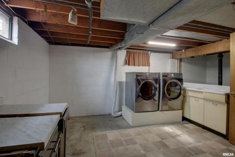 Tiny photo for 2934 HAMPSHIRE Street, Quincy, IL 62301 (MLS # QC4269487)