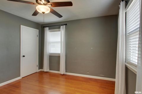 Tiny photo for 2934 HAMPSHIRE Street, Quincy, IL 62301 (MLS # QC4269487)