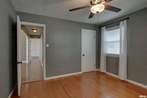 Tiny photo for 2934 HAMPSHIRE Street, Quincy, IL 62301 (MLS # QC4269487)