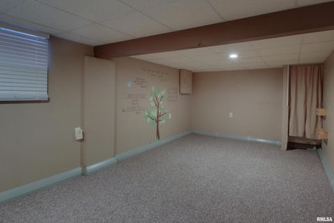 Tiny photo for 2934 HAMPSHIRE Street, Quincy, IL 62301 (MLS # QC4269487)