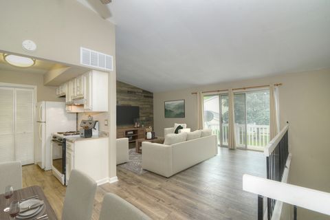 Tiny photo for 319 Indiana Court #D, Bloomingdale, IL 60108 (MLS # 12462038)
