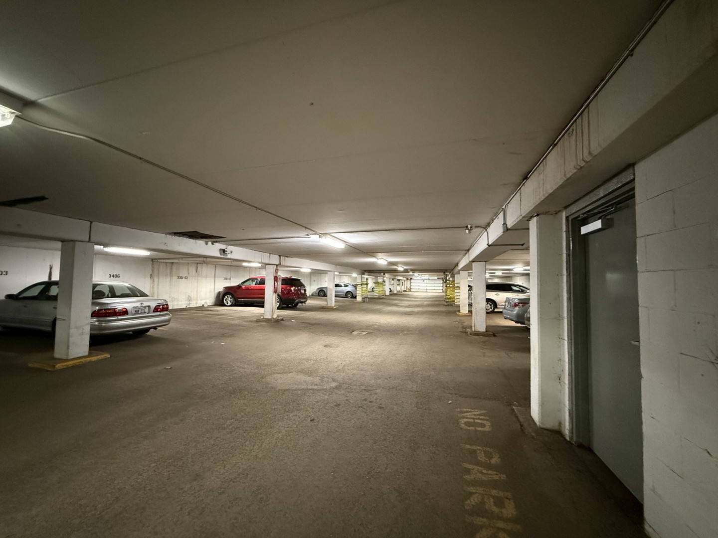 Lake Bluff, Illinois 60044, United States, 2 Bedrooms Bedrooms, ,2 BathroomsBathrooms,Residential,Active,245518