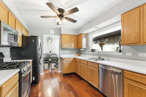 Tiny photo for 36253 N Bridlewood Avenue, Gurnee, IL 60031 (MLS # 12505810)