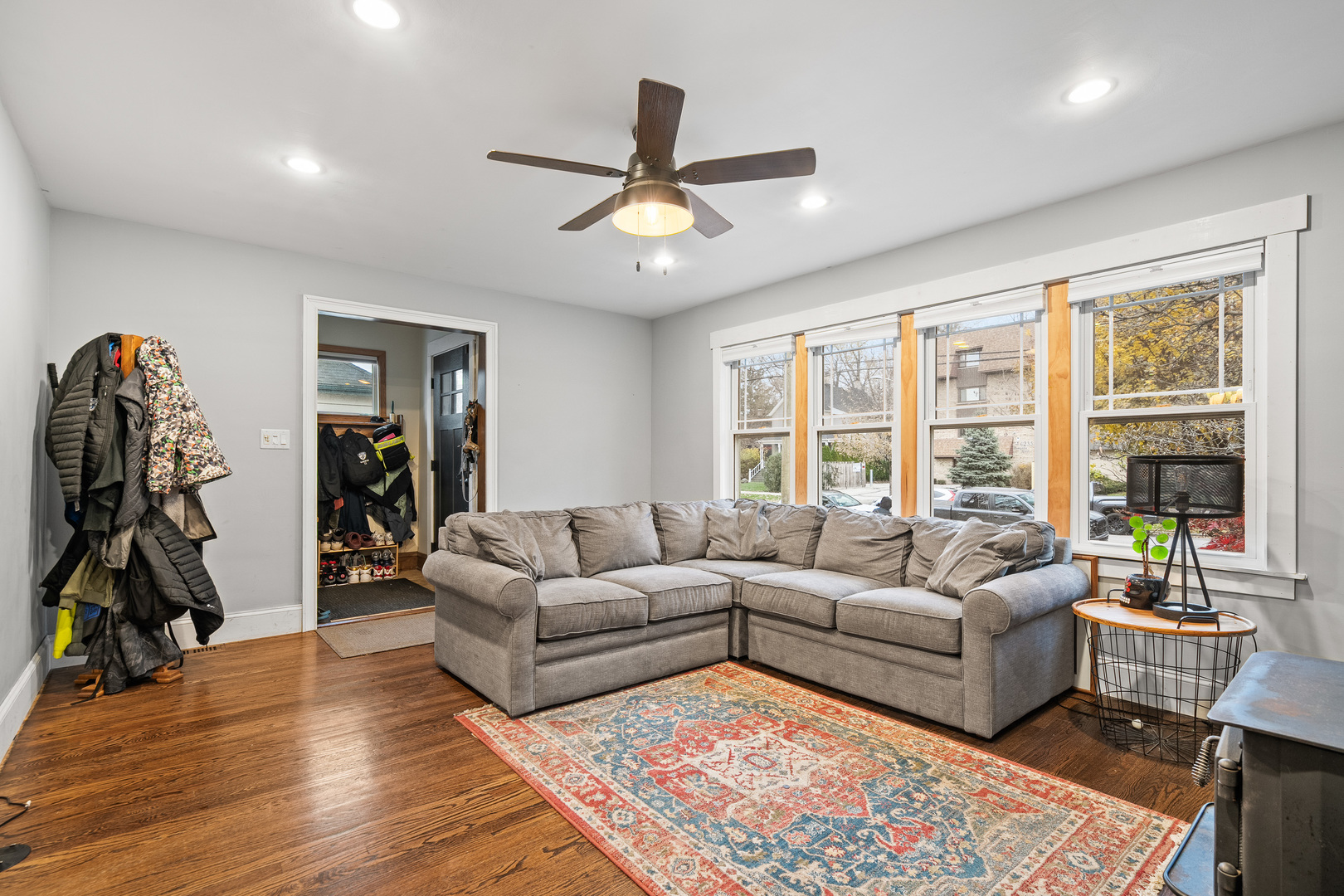 6226 N Niagara Avenue