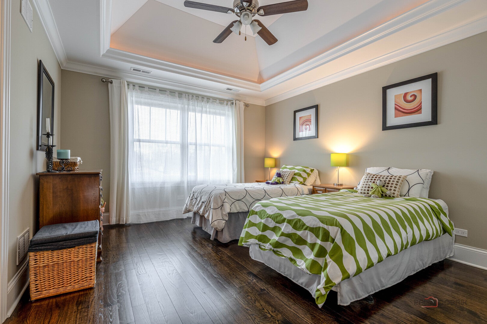 Arlington Heights, Illinois, 60004, United States, 5 Bedrooms Bedrooms, ,5 BathroomsBathrooms,Residential,Active,2035101