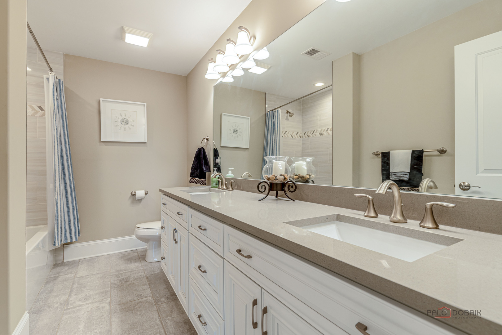 Arlington Heights, Illinois, 60004, United States, 5 Bedrooms Bedrooms, ,5 BathroomsBathrooms,Residential,Active,2035101