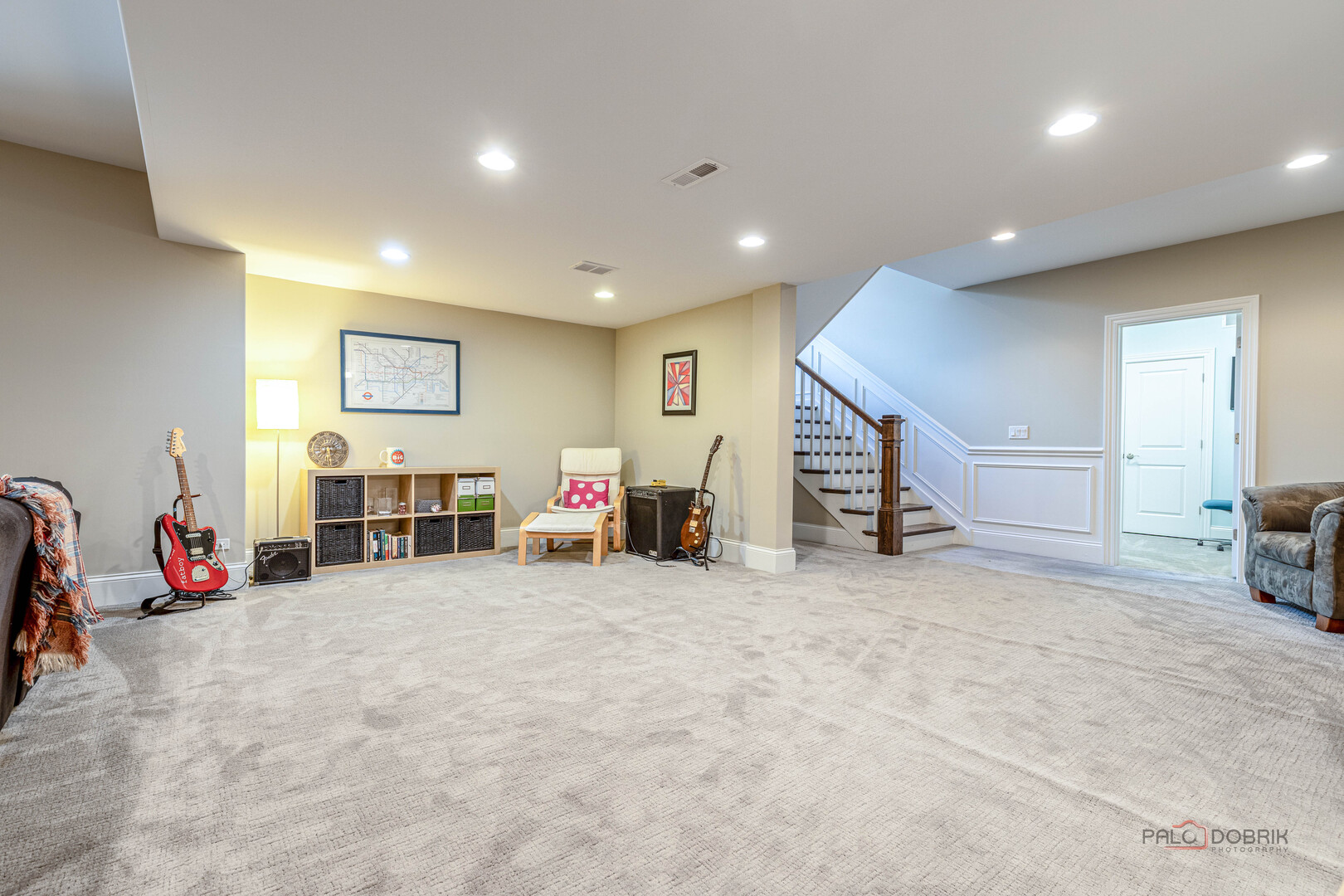 Arlington Heights, Illinois, 60004, United States, 5 Bedrooms Bedrooms, ,5 BathroomsBathrooms,Residential,Active,2035101