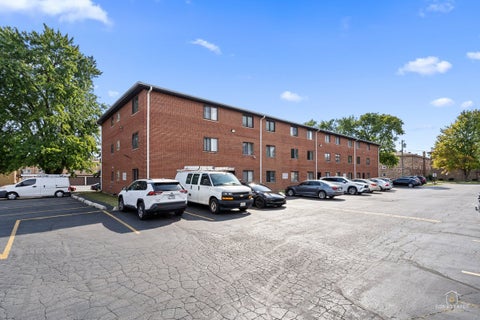 Tiny photo for 7036 98th Street #2B, Chicago Ridge, IL 60415 (MLS # 12756586)