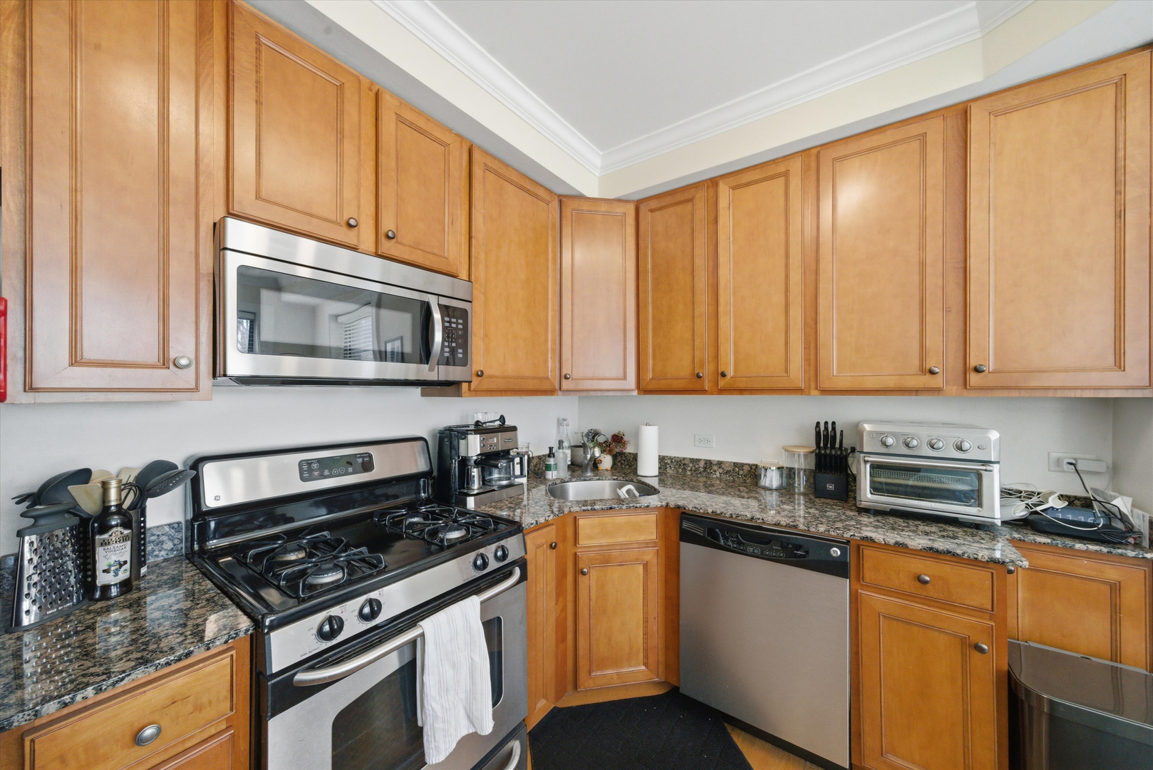 548 W Deming Place 1