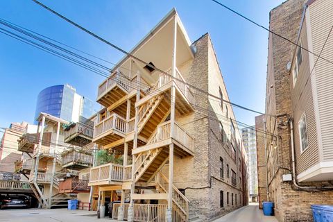 Tiny photo for 440 W Oakdale Avenue #1, Chicago, IL 60657 (MLS # 12623865)