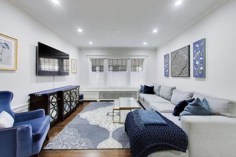 Tiny photo for 440 W Oakdale Avenue #1, Chicago, IL 60657 (MLS # 12623865)