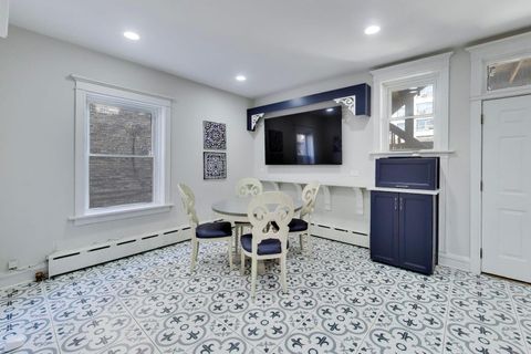 Tiny photo for 440 W Oakdale Avenue #1, Chicago, IL 60657 (MLS # 12623865)