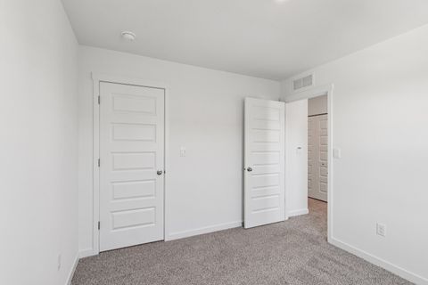 Tiny photo for 555 Yosemite Way, Mundelein, IL 60060 (MLS # 12561588)