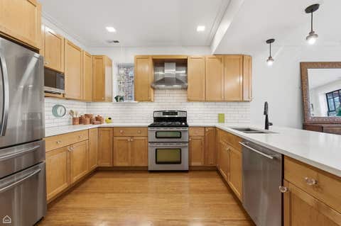 Tiny photo for 1215 E Madison Park Avenue #3, Chicago, IL 60615 (MLS # 12684895)