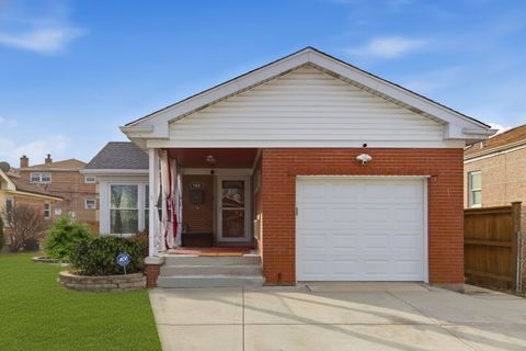 Tiny photo for 9806 S HARDING Avenue, Evergreen Park, IL 60805 (MLS # 12564052)