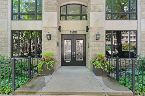 Photo of 45 E Cedar Street #200, Chicago, IL 60611 (MLS # 12331403)