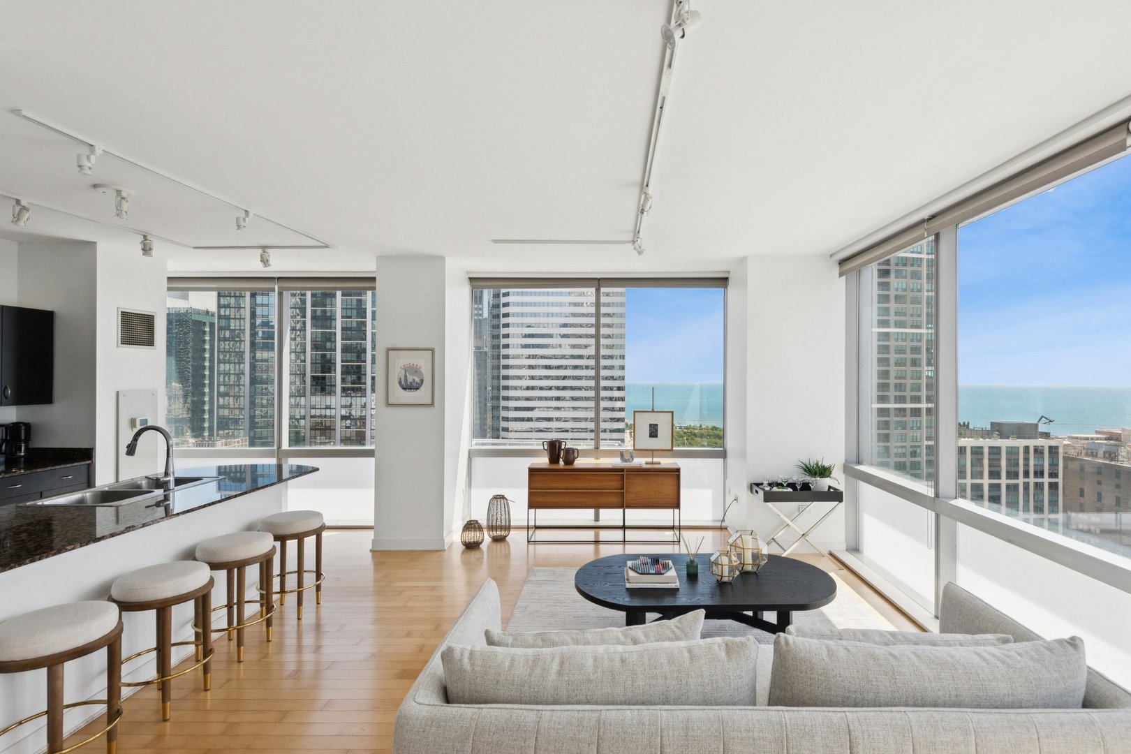 8 E RANDOLPH Street 2904