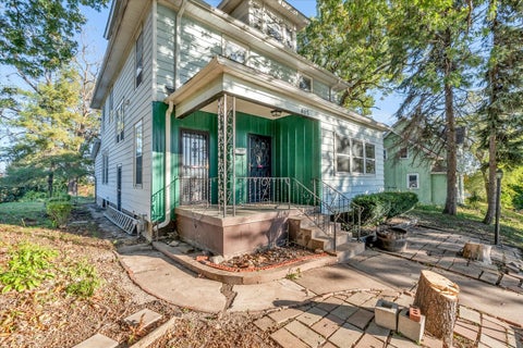 Tiny photo for 817 Farnam Street, Davenport, IA 52803 (MLS # 12789052)