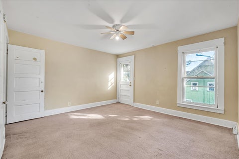 Tiny photo for 817 Farnam Street, Davenport, IA 52803 (MLS # 12789052)