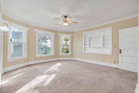 Tiny photo for 817 Farnam Street, Davenport, IA 52803 (MLS # 12789052)
