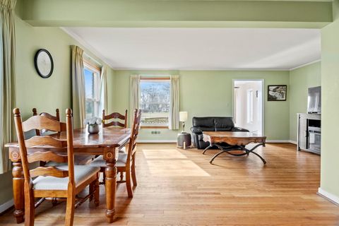 Tiny photo for 816 E Mayfair Road, Arlington Heights, IL 60005 (MLS # 12405467)