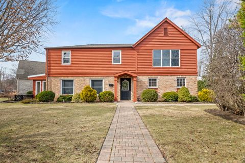 Photo of 816 E Mayfair Road, Arlington Heights, IL 60005 (MLS # 12405467)