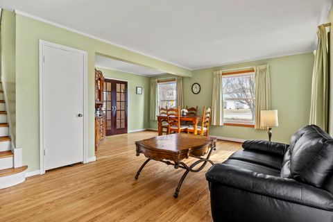 Tiny photo for 816 E Mayfair Road, Arlington Heights, IL 60005 (MLS # 12405467)