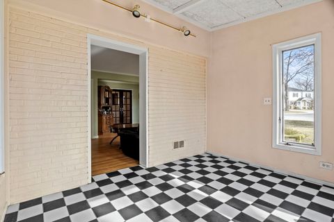 Tiny photo for 816 E Mayfair Road, Arlington Heights, IL 60005 (MLS # 12405467)