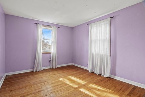 Tiny photo for 816 E Mayfair Road, Arlington Heights, IL 60005 (MLS # 12405467)