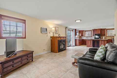 Tiny photo for 816 E Mayfair Road, Arlington Heights, IL 60005 (MLS # 12405467)