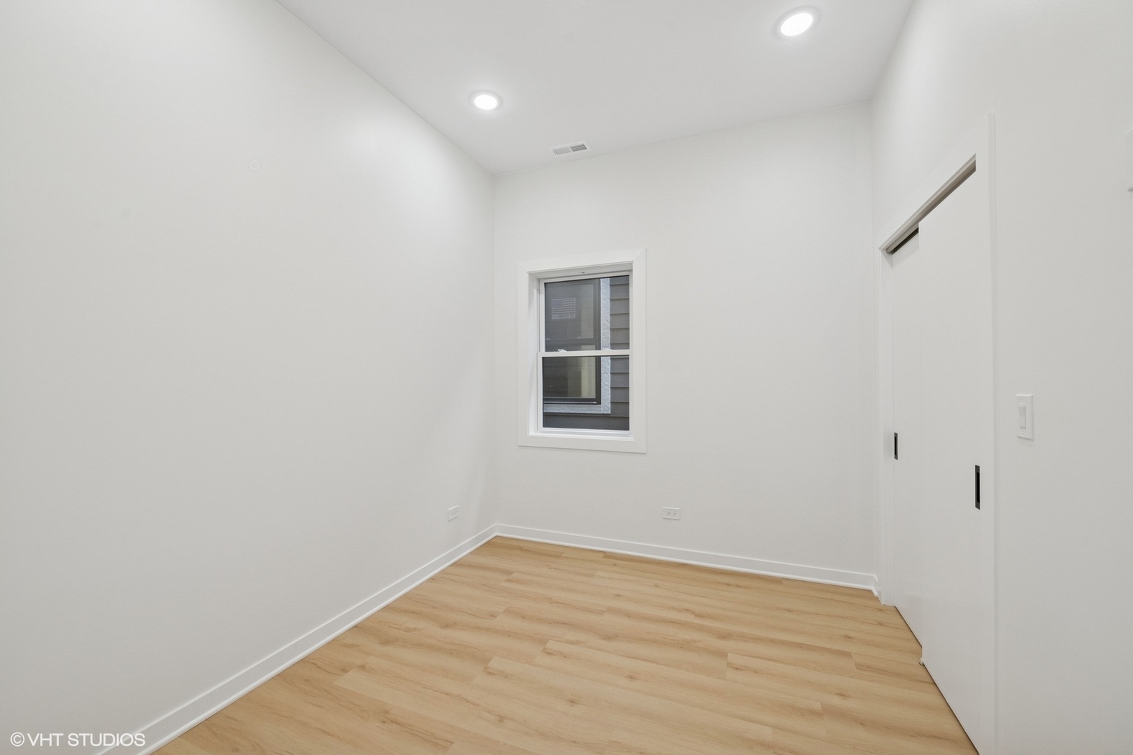3216 W Polk Street