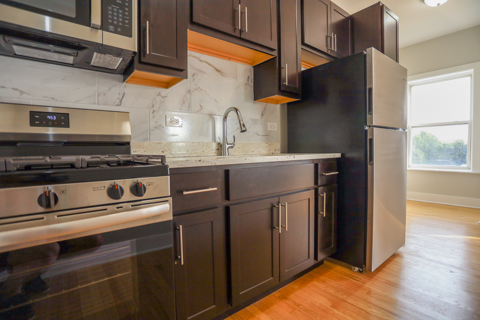 2712 N Milwaukee Avenue 215