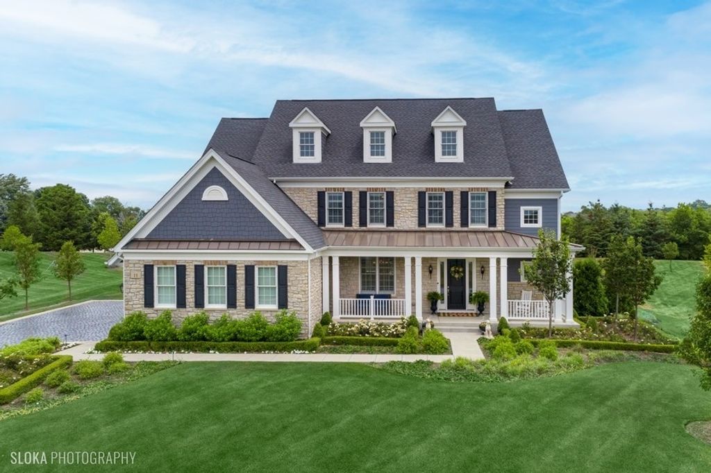 Photo for 11 Acadia Drive, South Barrington, IL 60010 (MLS # 12467515)