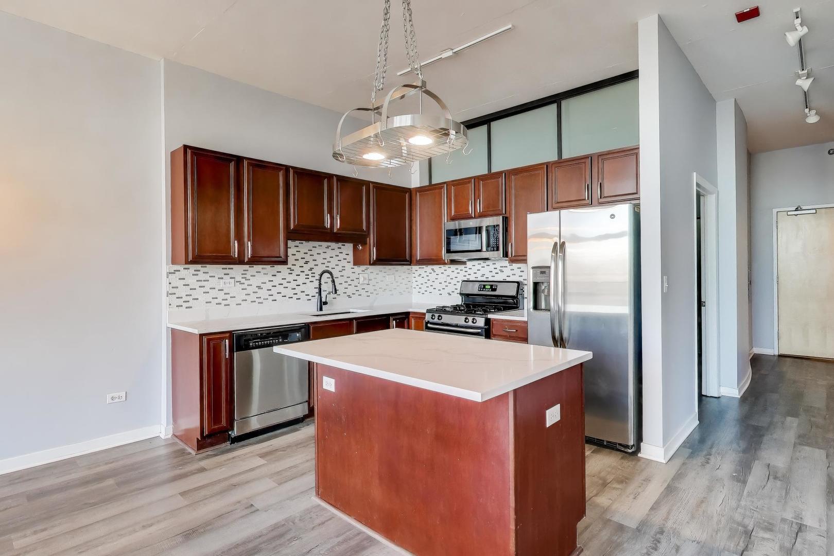 1600 S INDIANA Avenue 1106