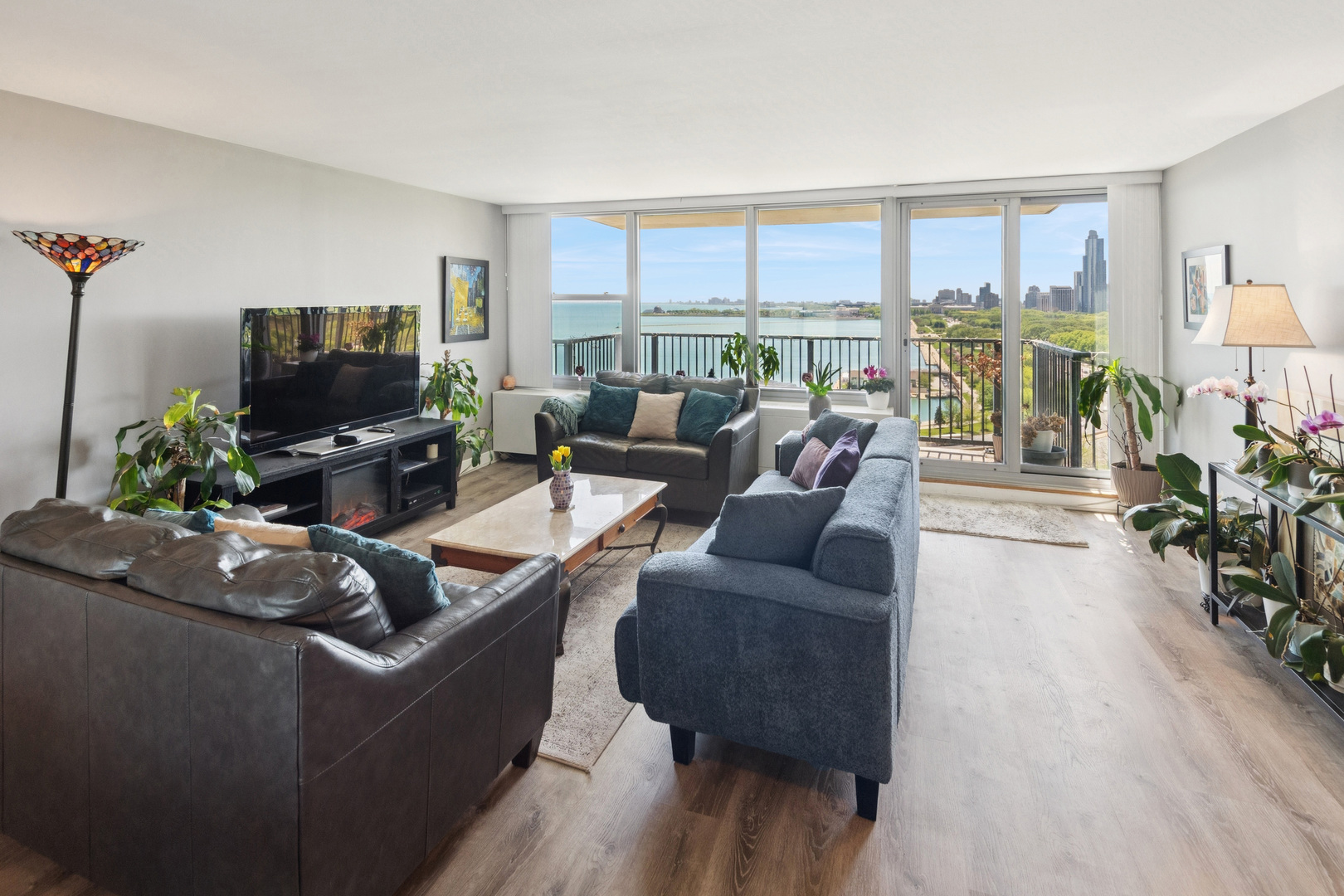 400 E Randolph Street 1705