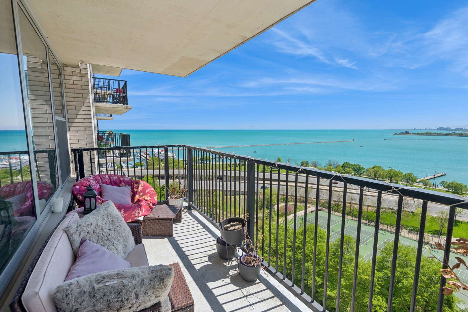 400 E Randolph Street 1705