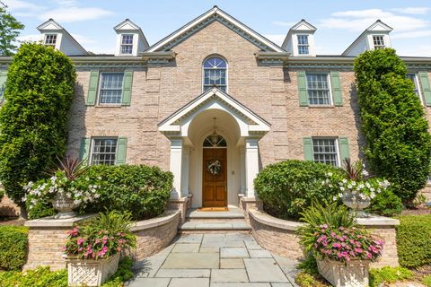 Tiny photo for 340 E Westleigh Road, Lake Forest, IL 60045 (MLS # 12545414)