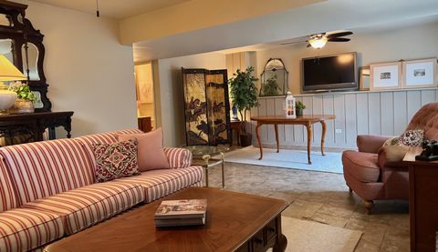 Tiny photo for 416 Trinity Court, Buffalo Grove, IL 60089 (MLS # 12367799)