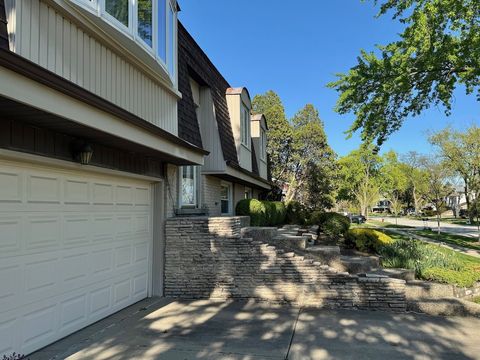 Tiny photo for 416 Trinity Court, Buffalo Grove, IL 60089 (MLS # 12367799)