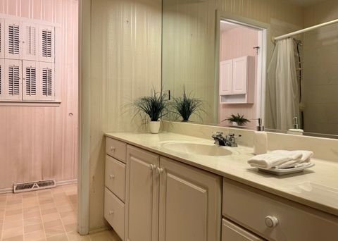 Tiny photo for 416 Trinity Court, Buffalo Grove, IL 60089 (MLS # 12367799)