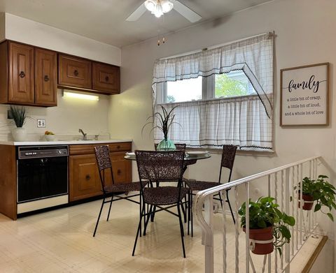 Tiny photo for 416 Trinity Court, Buffalo Grove, IL 60089 (MLS # 12367799)