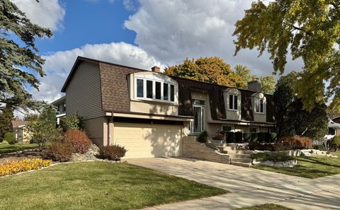 Photo of 416 Trinity Court, Buffalo Grove, IL 60089 (MLS # 12367799)