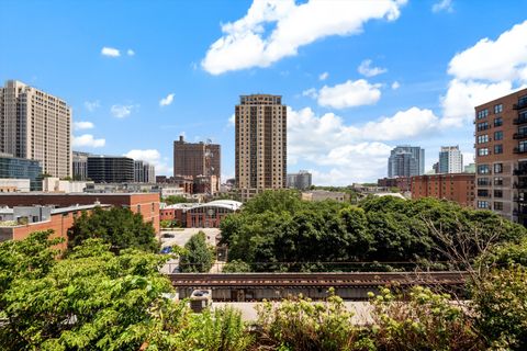 Tiny photo for 5 E 14th Place #602, Chicago, IL 60605 (MLS # 12597905)