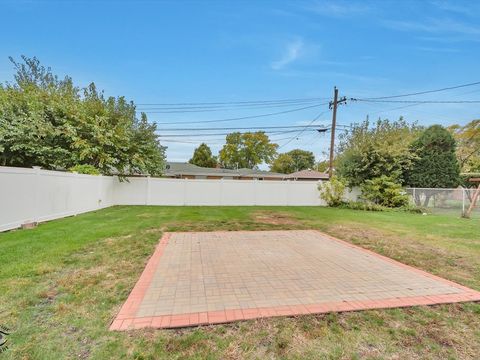 Tiny photo for 7948 Merrimac Avenue, Burbank, IL 60459 (MLS # 12525958)