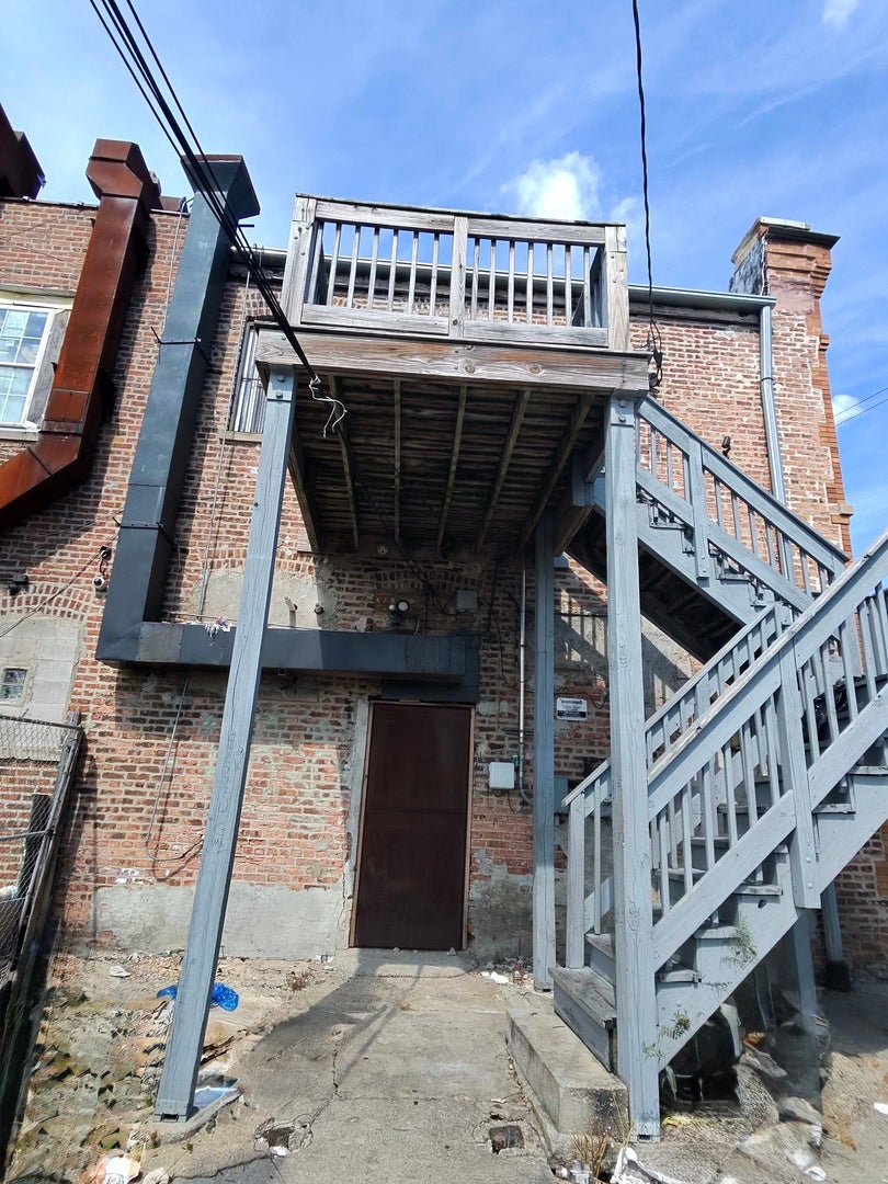 735 W 79th Street