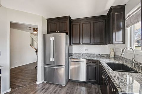 Tiny photo for 2466 BRUNSWICK Circle #D, Woodridge, IL 60517 (MLS # 12607707)